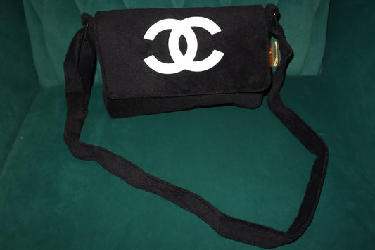 New Chanel novelty Crossbody Chanel precision bag