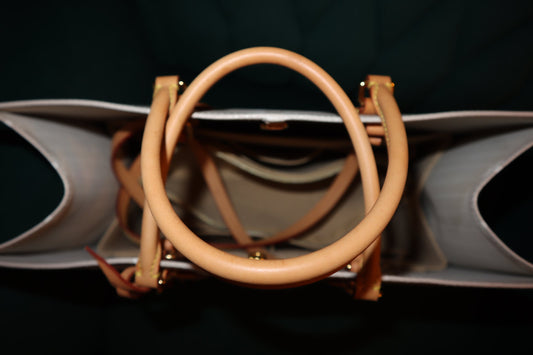 Louis Vuitton Monogram Giant By The Pool Onthego GM Brume Pre-Owned