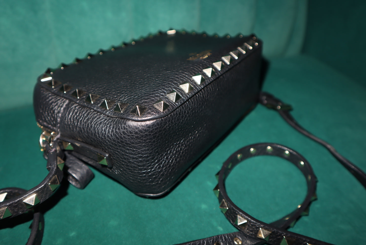 Valentino Garavani Rockstud Black Leather Crossbody – Stud Trim Luxury Bag