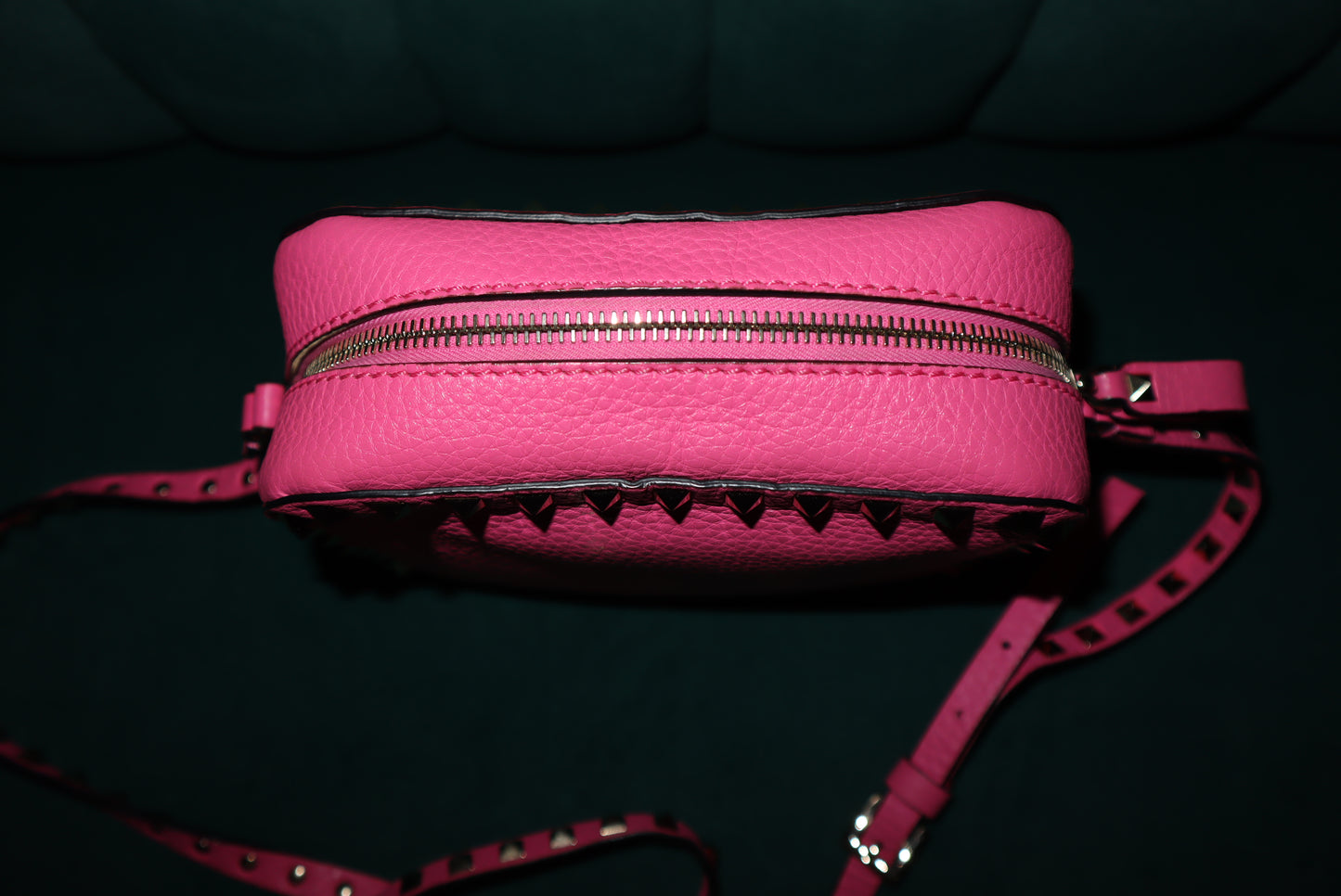Valentino Garavani Rockstud Pink Leather Crossbody – Pyramid-Stud Detail