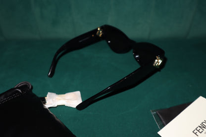 FENDI Black cat eyes