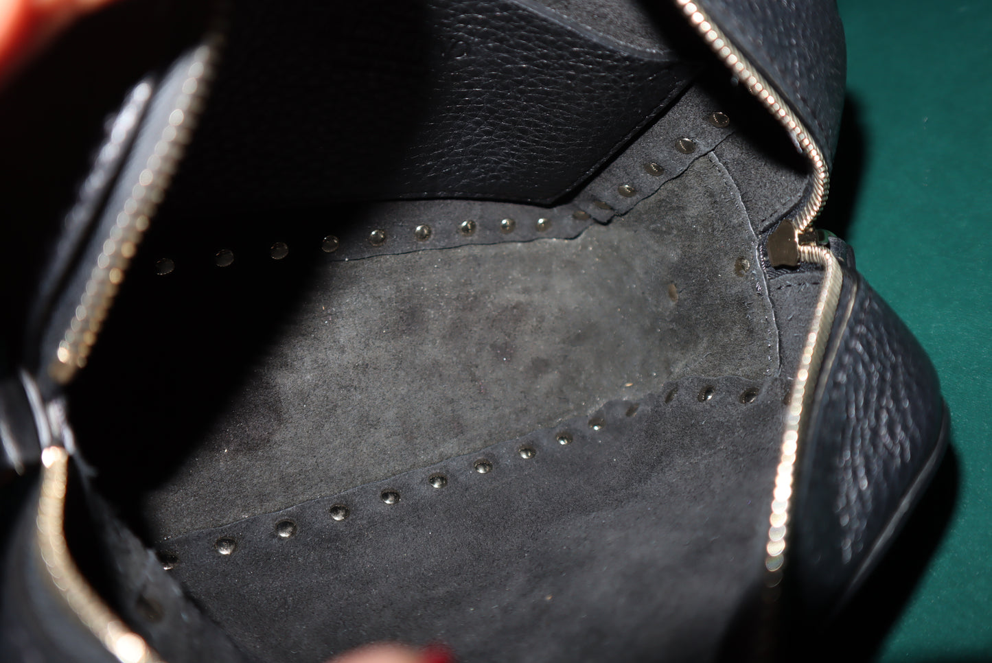 Valentino Garavani Rockstud Black Leather Crossbody – Stud Trim Luxury Bag