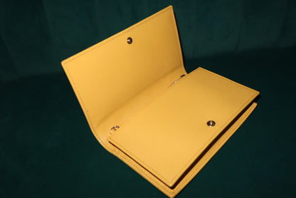 Gucci Wallet-on-Chain (WOC) Yellow Leather – Gold Hardware, Dust Bag & Box Included (Corner Rubs)