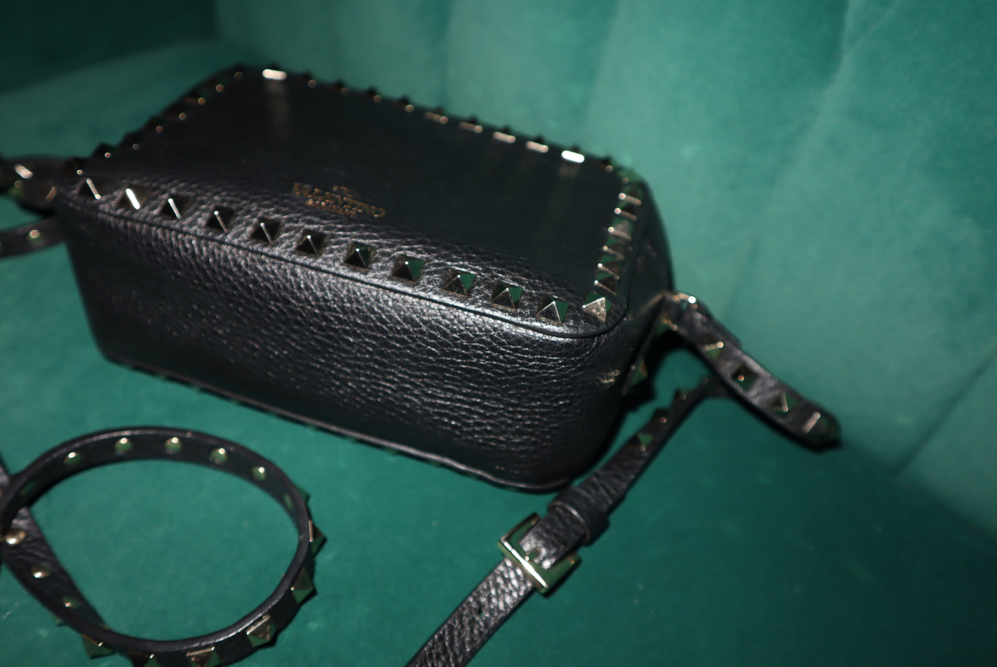Valentino Garavani Rockstud Black Leather Crossbody – Stud Trim Luxury Bag