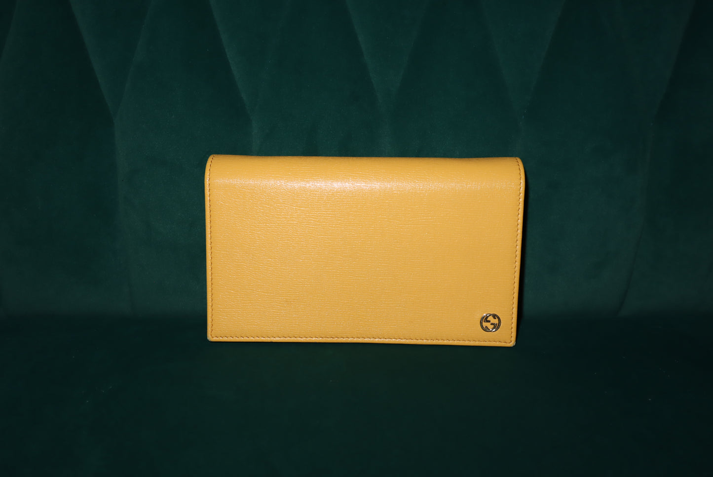 Gucci Wallet-on-Chain (WOC) Yellow Leather – Gold Hardware, Dust Bag & Box Included (Corner Rubs)