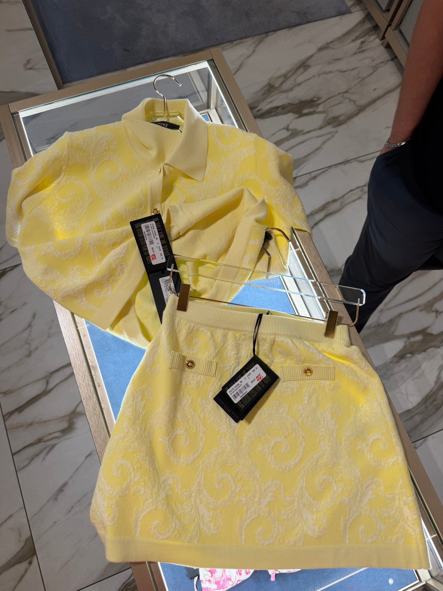 Personal Shopping Pick up: (2 sets)