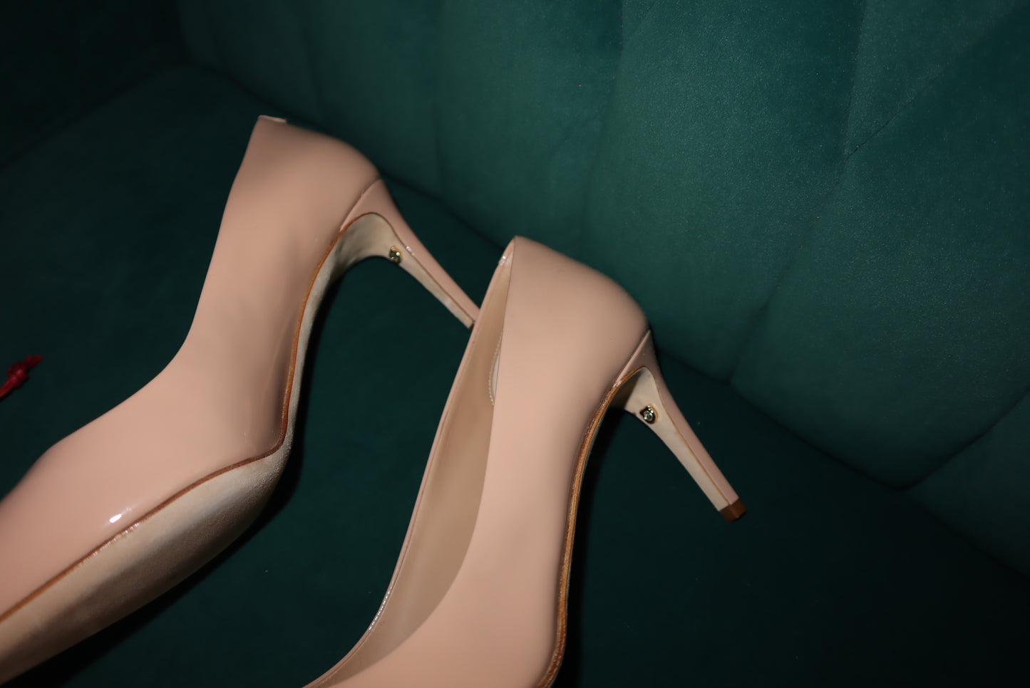 Salvatore Ferragamo "ILARY 70" Beige Patent Leather Heeled Pumps Shoes