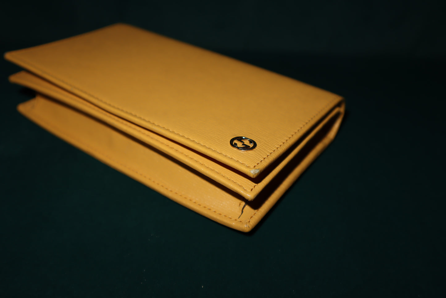 Gucci Wallet-on-Chain (WOC) Yellow Leather – Gold Hardware, Dust Bag & Box Included (Corner Rubs)