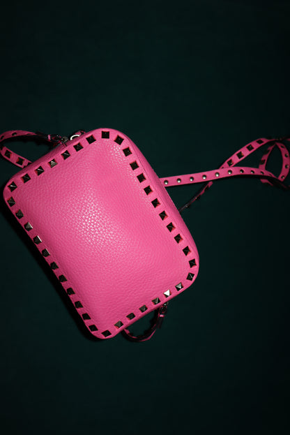 Valentino Garavani Rockstud Pink Leather Crossbody – Pyramid-Stud Detail