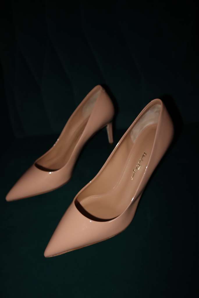 Salvatore Ferragamo "ILARY 70" Beige Patent Leather Heeled Pumps Shoes