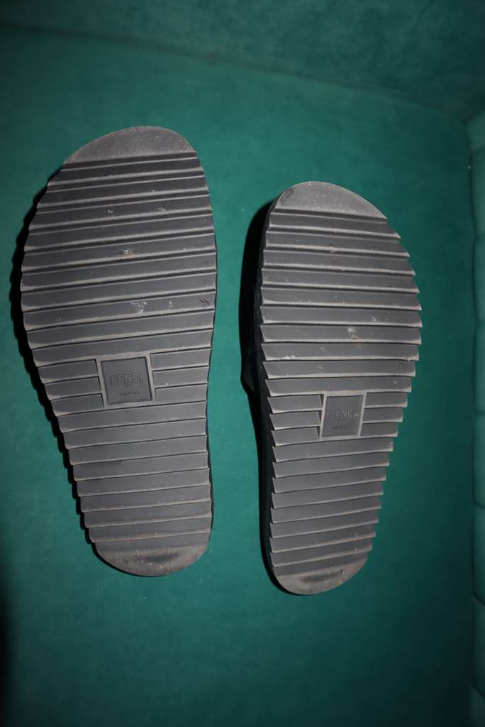 FENDI FF-embossed slides
