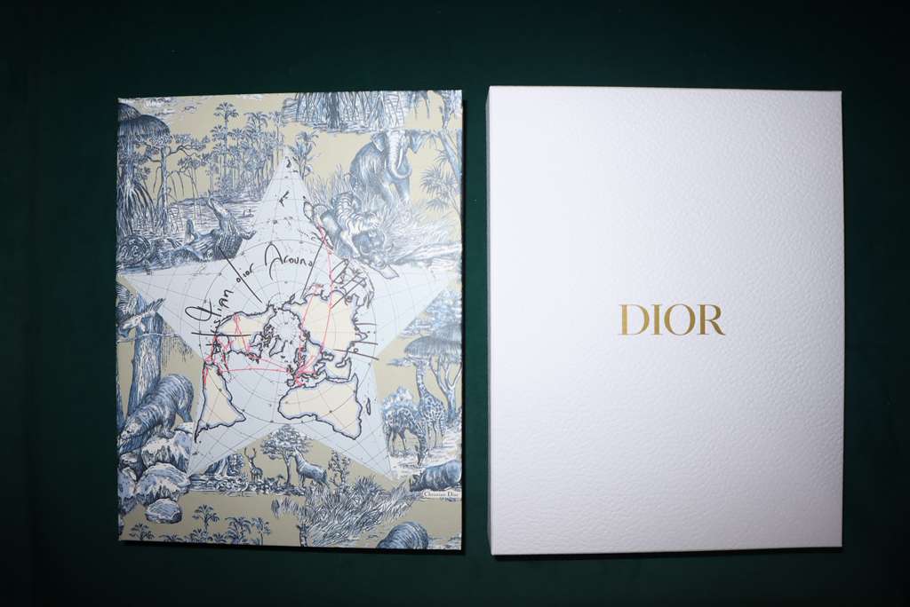 Dior Gift Set Notebook & Pencils Limited Edition Around The World