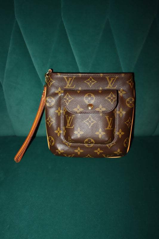 Louis Vuitton Monogram Partition Wristlet Pre-Loved